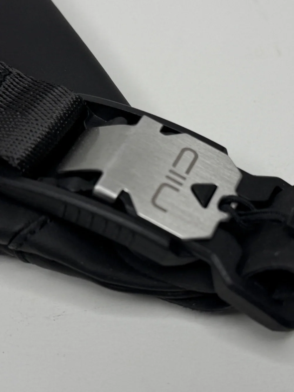 NIID FINO IV Mens Sling Anti Theft Bag